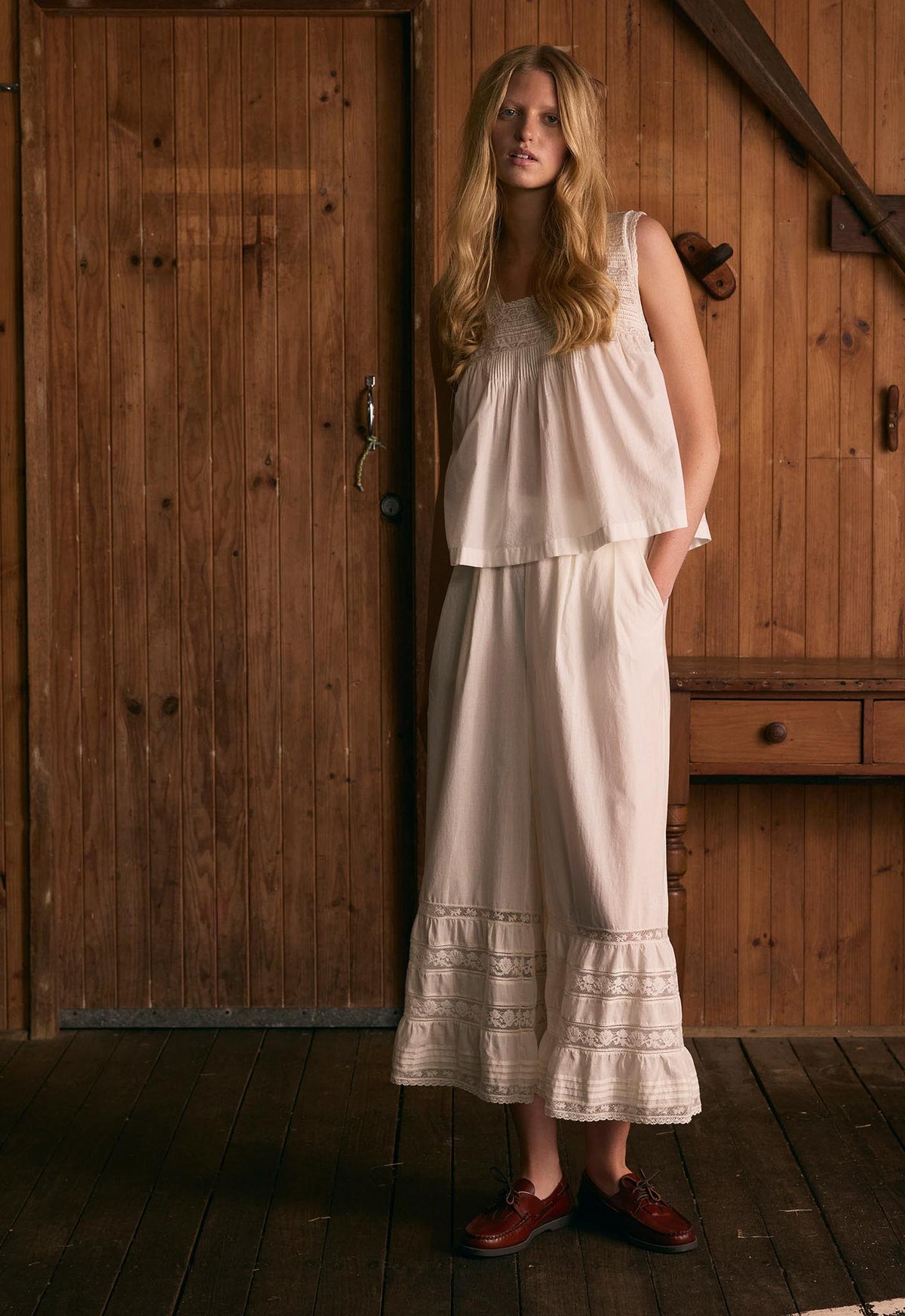Rhode Top - Antique White